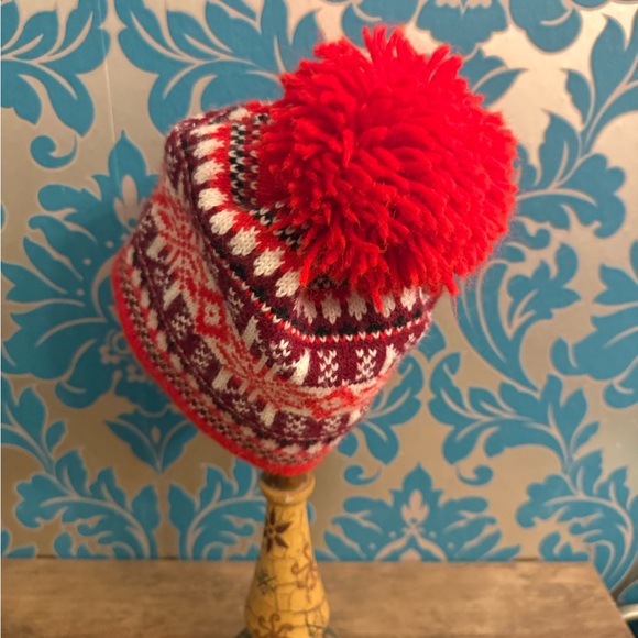 VINTAGE 70’s Ski Beanie Red and White Knit Pom-Pom Beanie - Picture 4 of 4